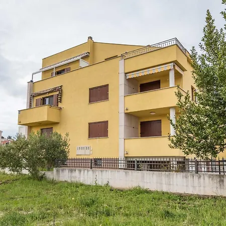 Open View Apartment